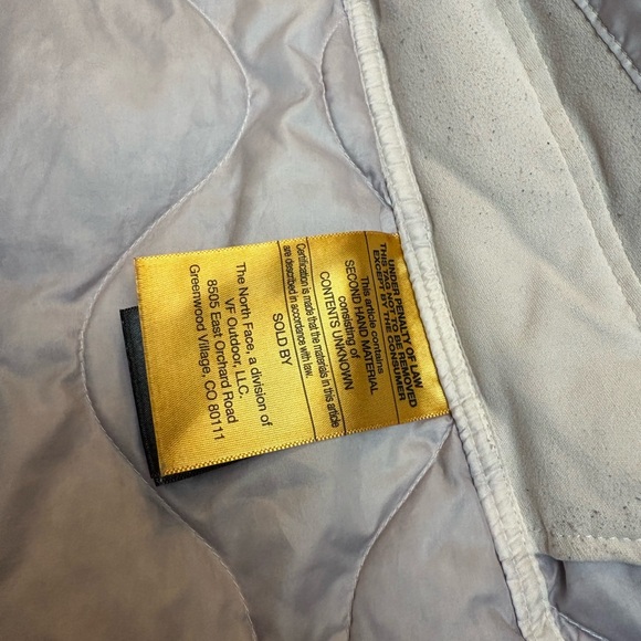 The North Face Women's Beige Quilted Puffer Jacket - Picture 6 of 6